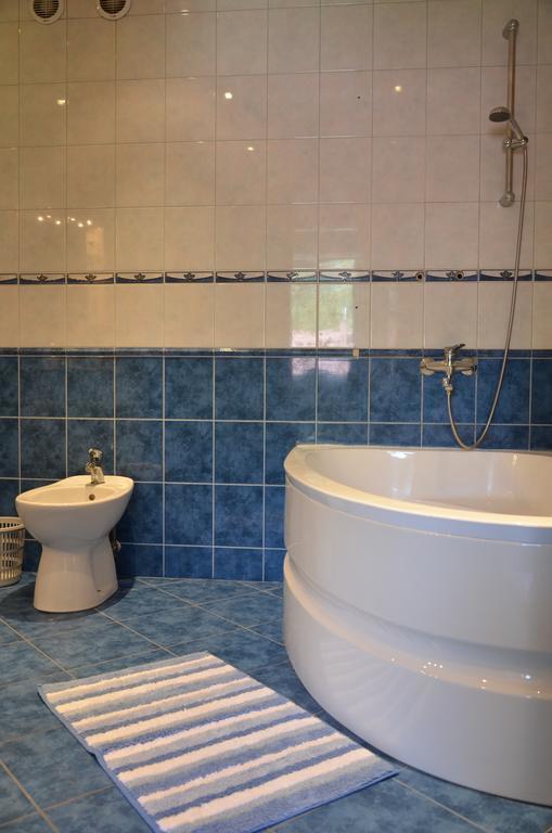 Apartments With Outdoor Spa Jacuzzi And Sauna Вилнюс Екстериор снимка