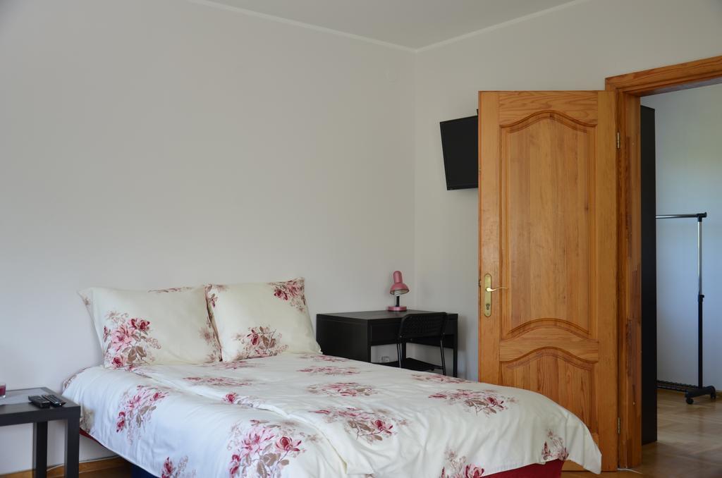 Apartments With Outdoor Spa Jacuzzi And Sauna Вилнюс Екстериор снимка